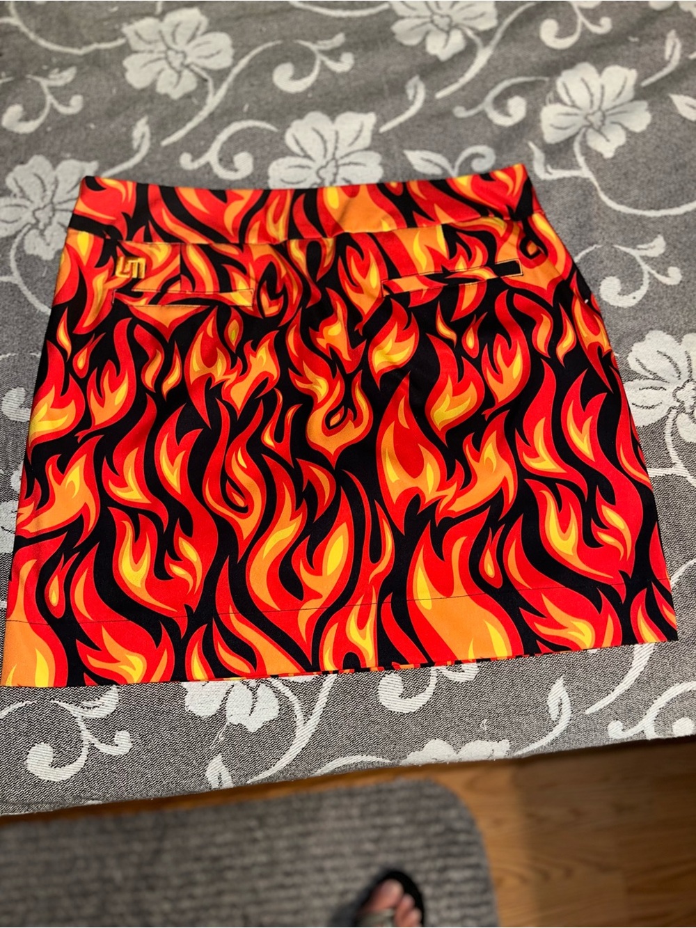 Loudmouth Golf Five Alarm StretchYech Women’s Skort Size 8 Fire Flames Skirt